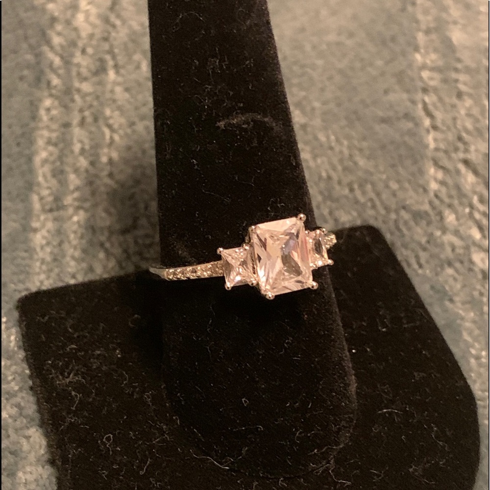 Ring - Picture 4 of 6